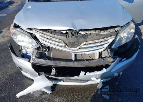 2013 Toyota Corolla Le z USA, uszkodzony, nr VIN 2T1BU4EE5DC051045